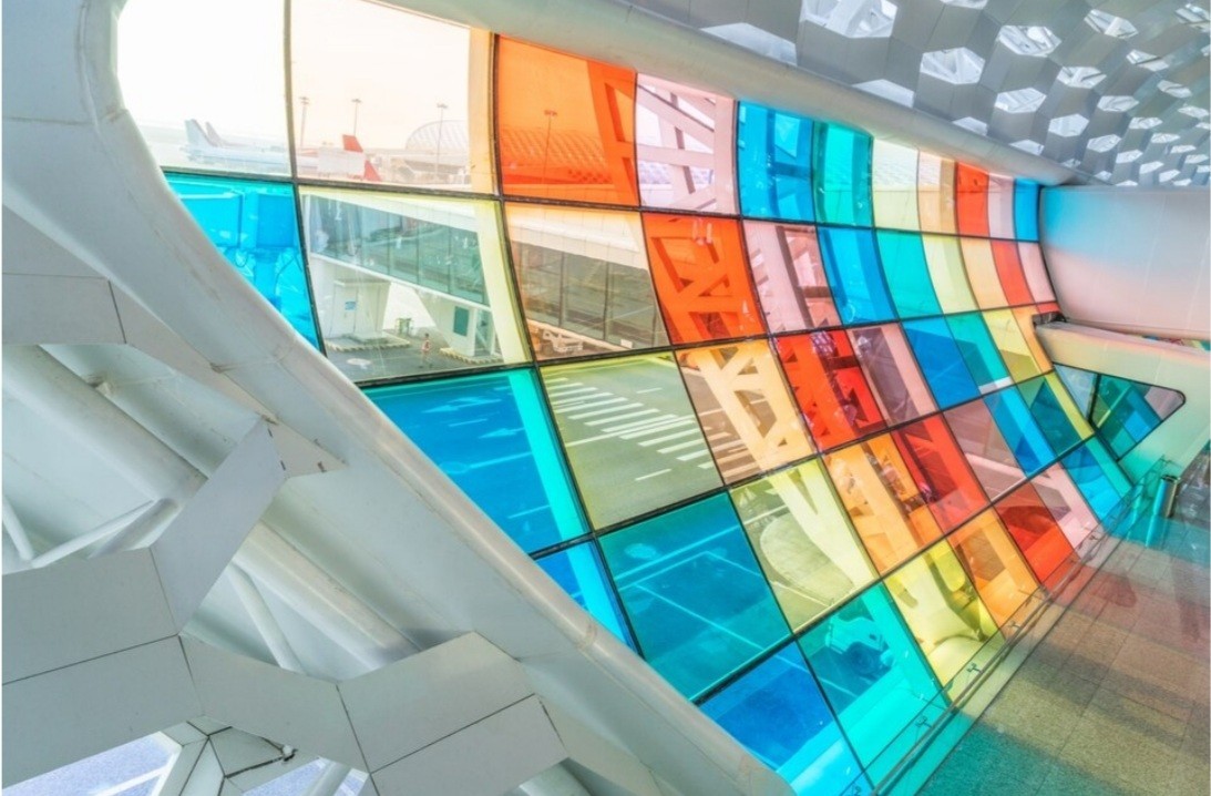 انواع شیشه رنگی دکوراتیو در ساختمان 1