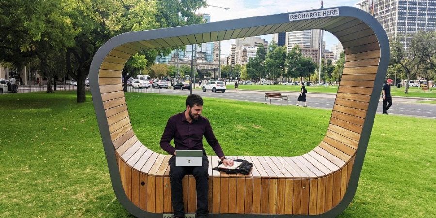 مبلمان شهری چیست؟ | انواع مبلمان شهری