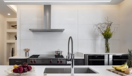 نحوه نصب کاشی بین کابینتی | 5 مرحله آموزش نصب آسان کاشی بین کابینتی