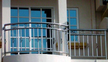 نرده استیل نرده استیل چیست؟ | مشخصات نرده های استیل | مزایا و کاربرد نرده استیل