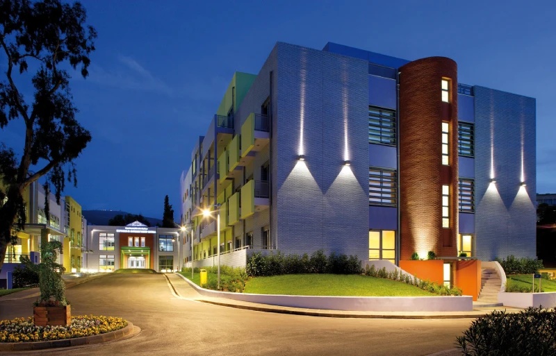 exterior lighting design building 002 نکات مهم در انتخاب و خرید چراغ نما برای نورپردازی نمای ساختمان