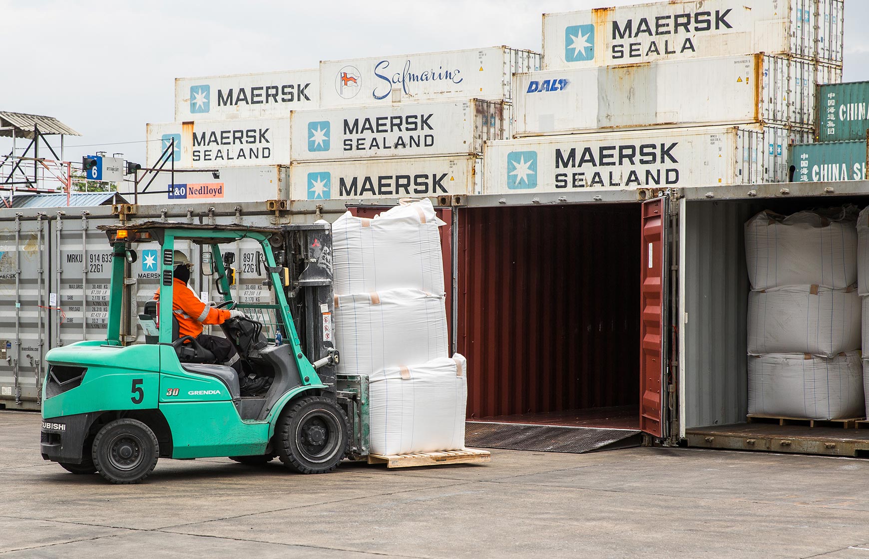 رسانه صنعت ساختمان - معماری و دکوراسیون - خانه و آشپزخانه 18 کراس استافینگ چیست