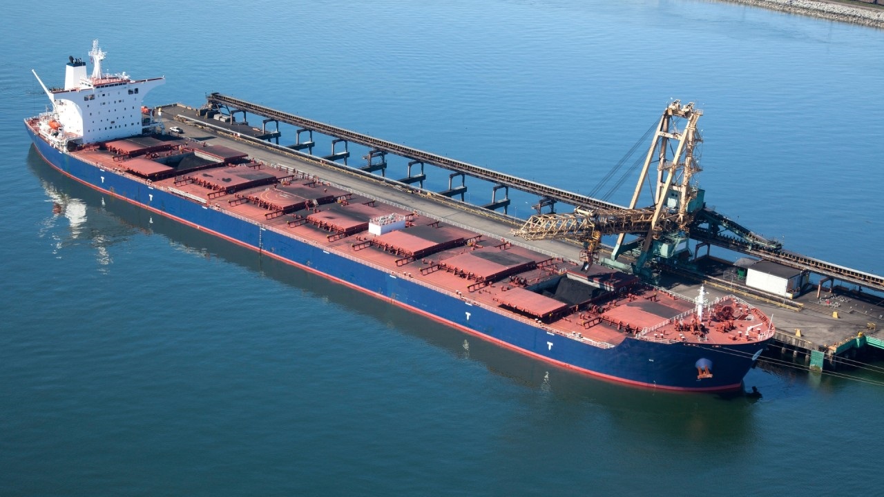 حمل بار فله ای دریایی از بندر لنگه با کشتی های فله بر تخصصی